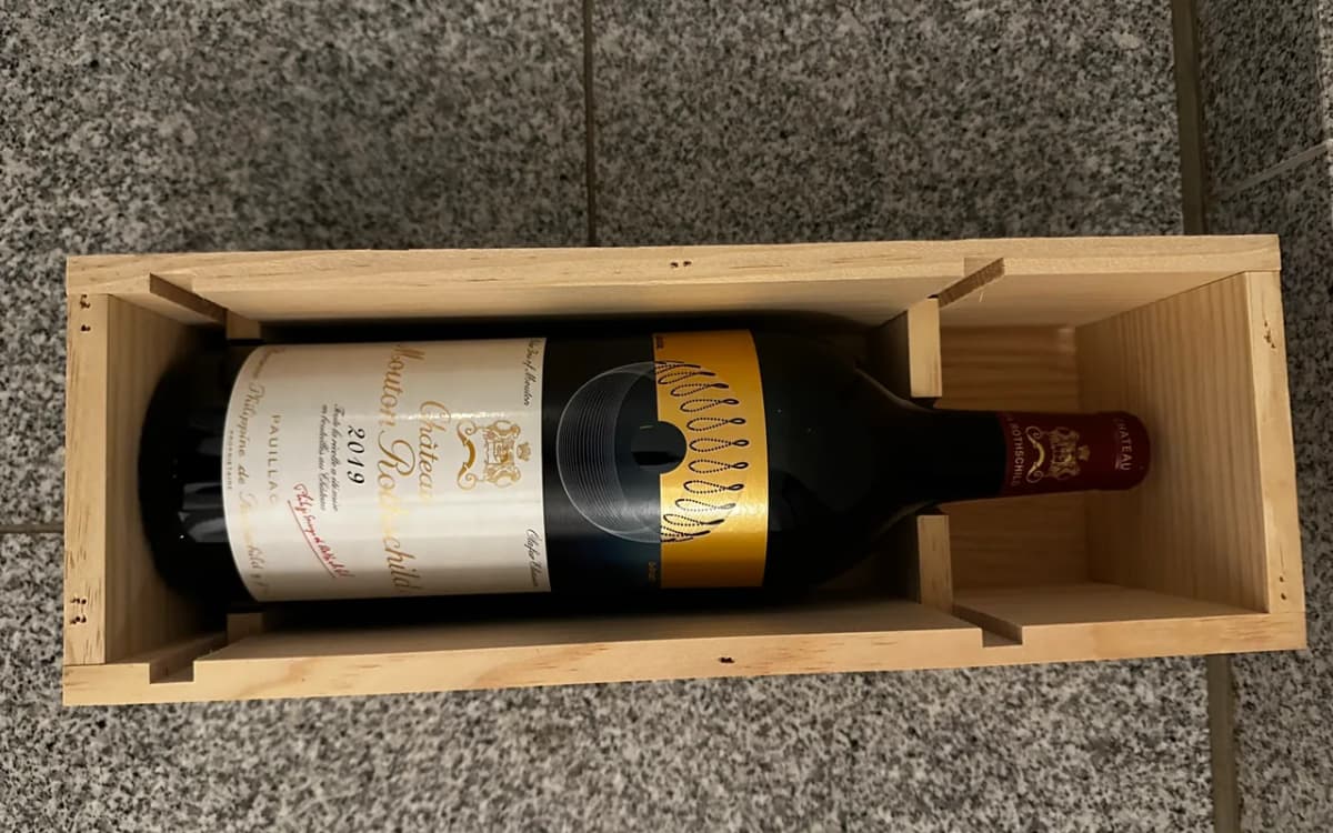 Château Mouton Rothschild 2019 Magnum 1,5 Liter in OHK - image 1
