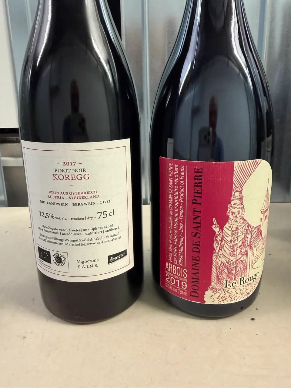 Schnabel Emilhof Pinot Noir Koregg; Domaine de Saint Pierre Le Rouge (Arbois) - image 2
